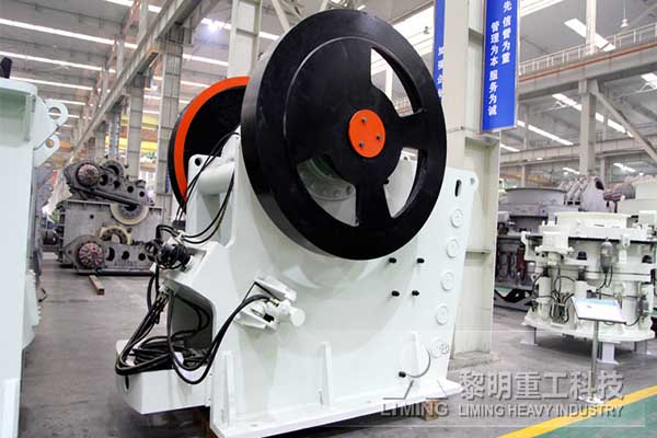 黎明重工的歐版顎式破碎機(jī)有哪些主要部件?