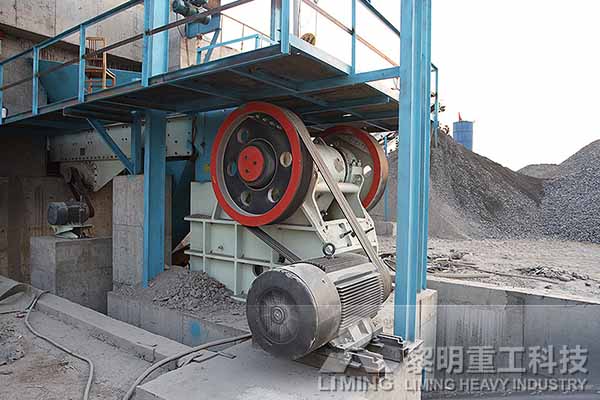 黎明重工今日講解:石料生產(chǎn)線中顎式破碎機(jī)維護(hù)問題